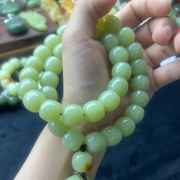 精品河磨玉手持手串