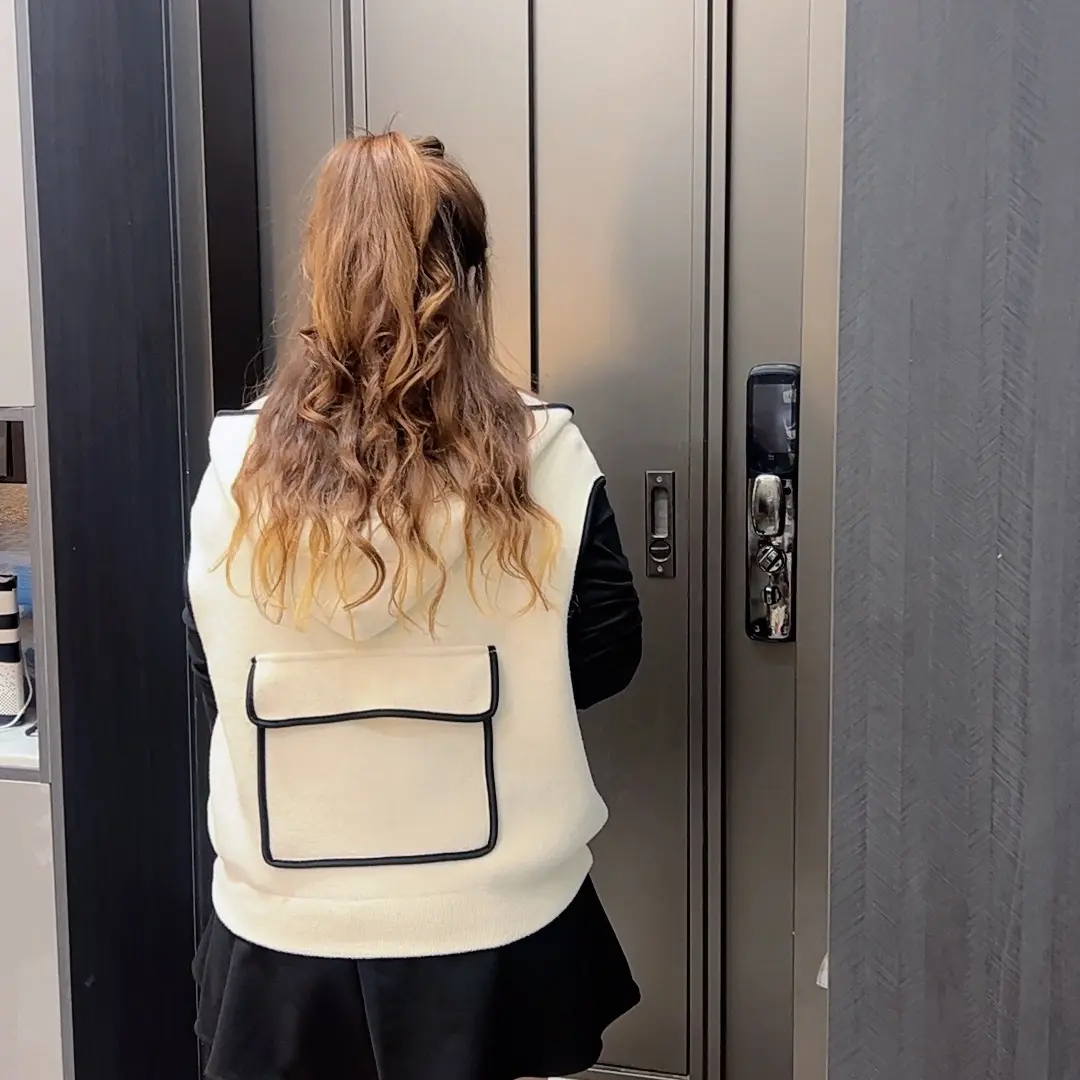 9835大码胖mm拼色小香风呢子连帽背心马甲女冬上衣