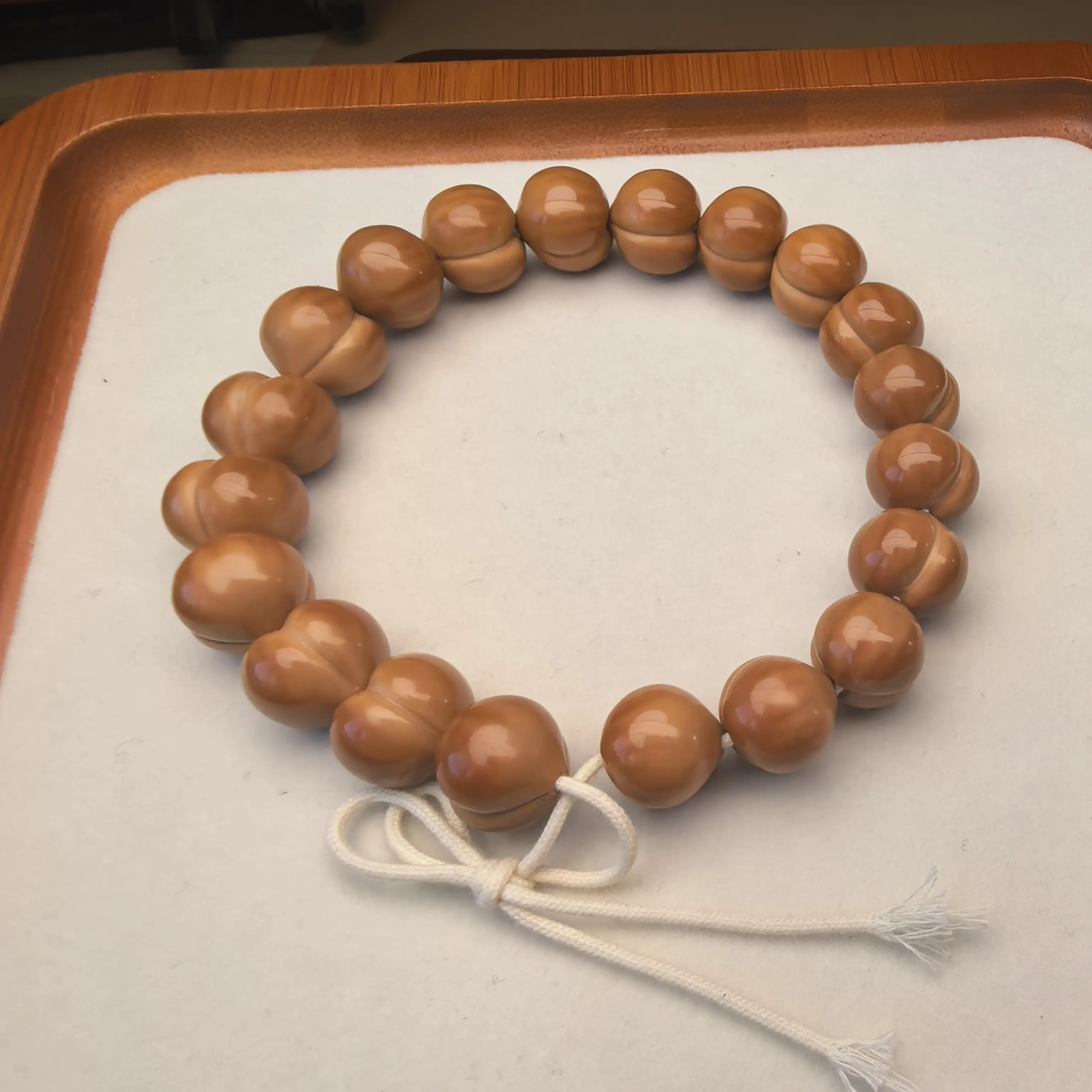 爱心屁桃猴头核桃雕刻文玩手串