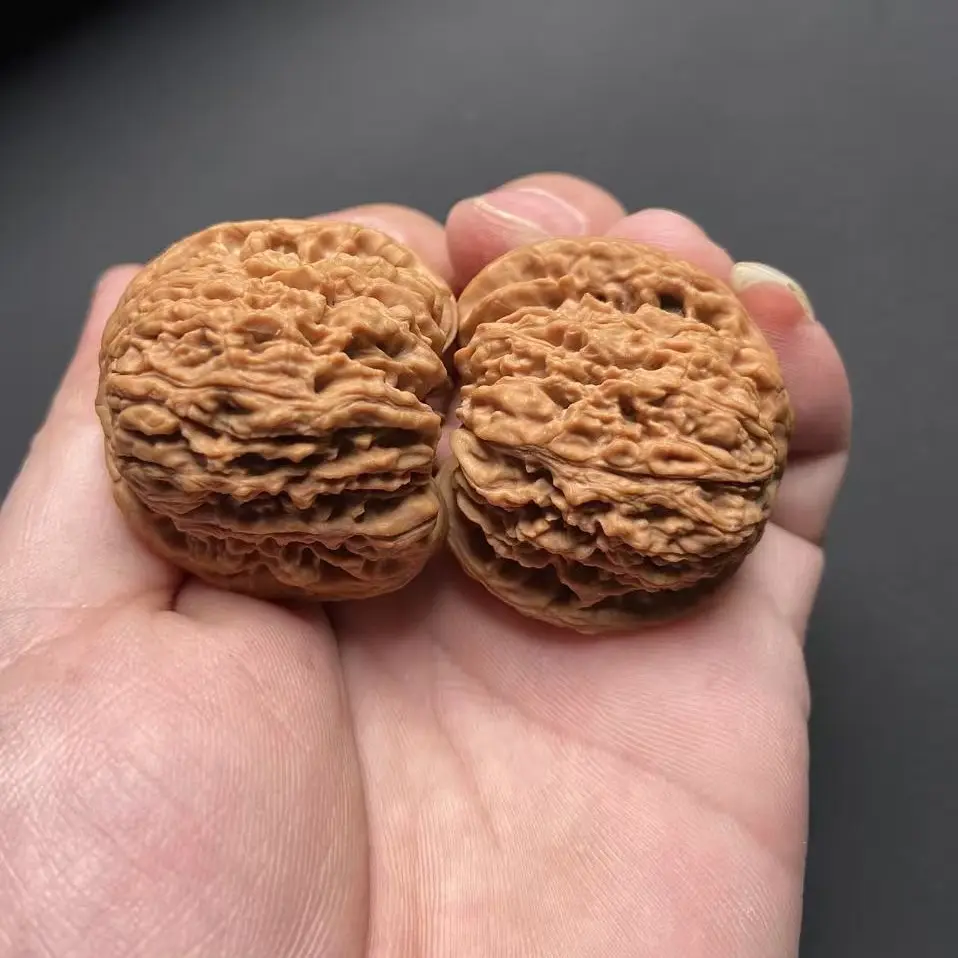 精品文玩核桃南疆石团子尺寸40蚂蚁拉丝凹底