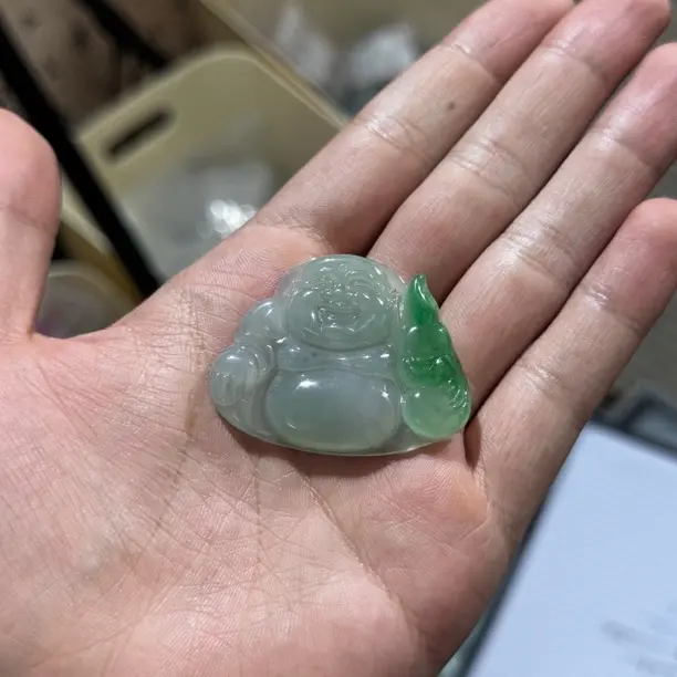 天然A货缅甸翡翠冰润飘绿佛公吊坠