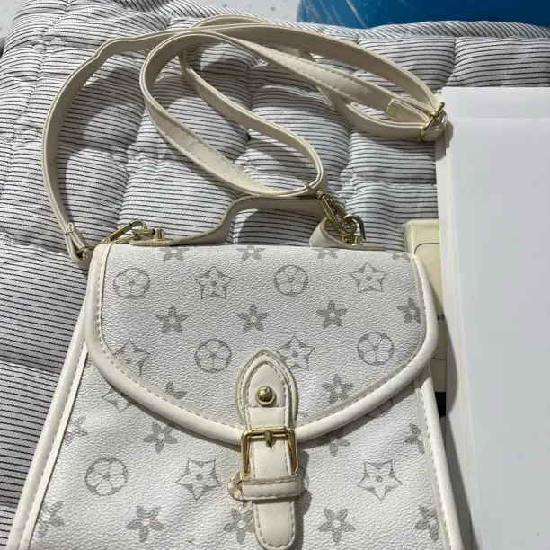 包包非图片直播款式介意勿拍