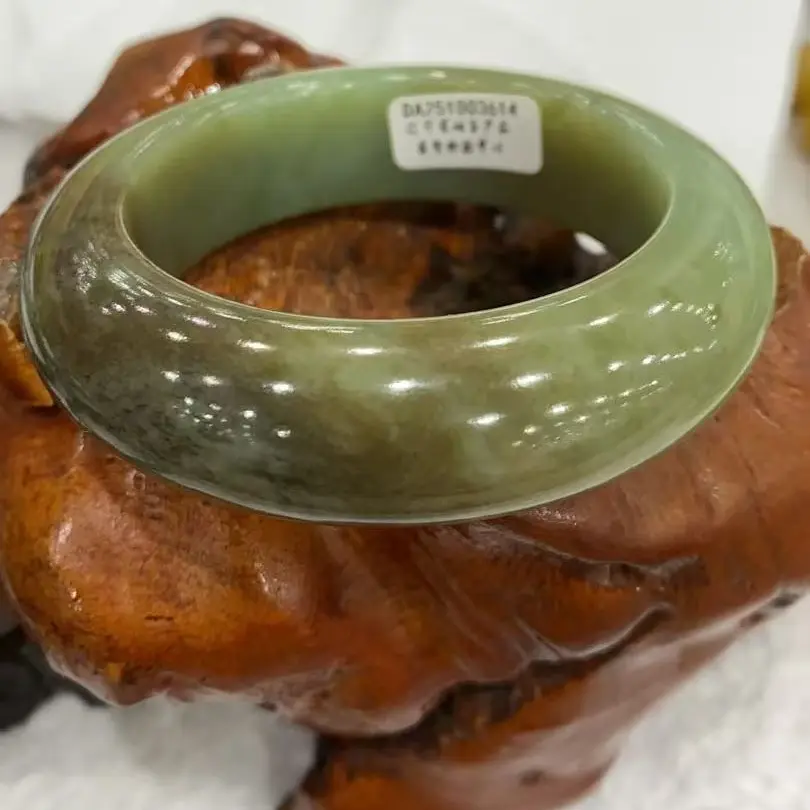 天然和田玉手镯54口