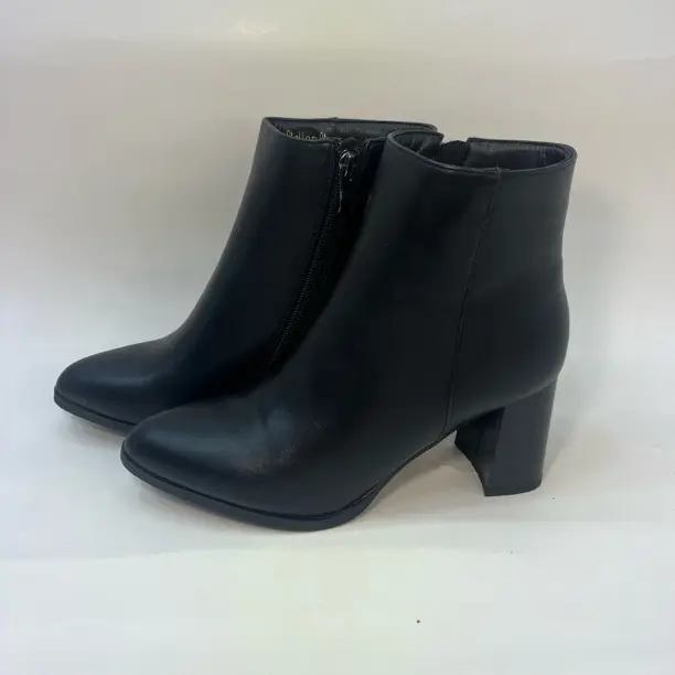 新款真皮女靴时尚粗跟侧拉链尖头显瘦百搭