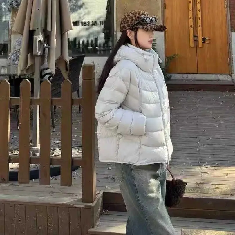 2025新款显瘦百搭简约时尚，泡芙90绒籽白鸭绒连帽羽绒服25888