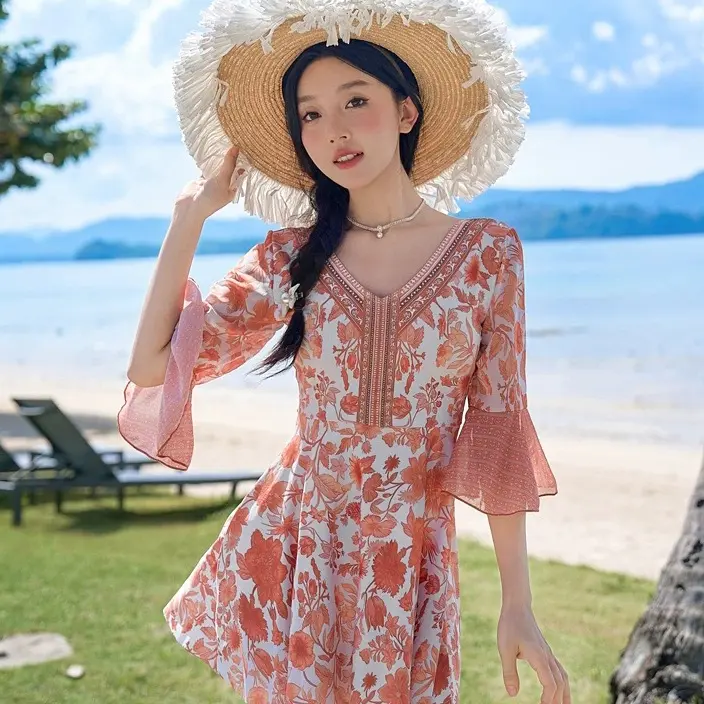 新款温泉度假大码连体裙式遮肚显瘦平角聚拢保守游泳衣女士