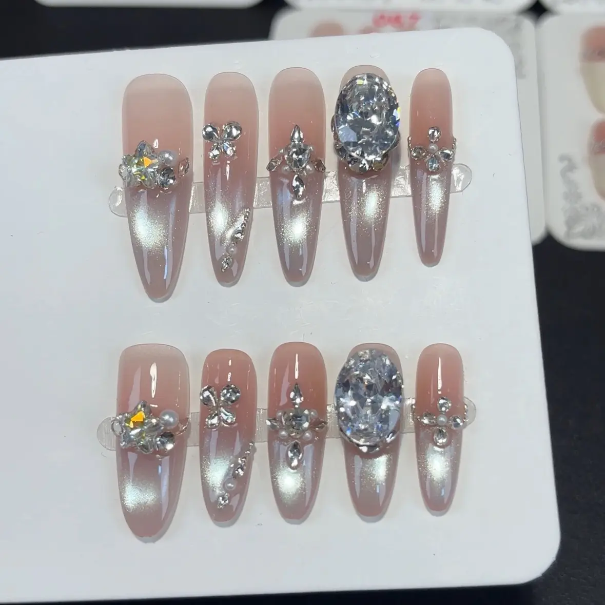 068玻璃珠猫眼显白高级可拆卸穿戴甲轻奢气质百搭美甲贴片