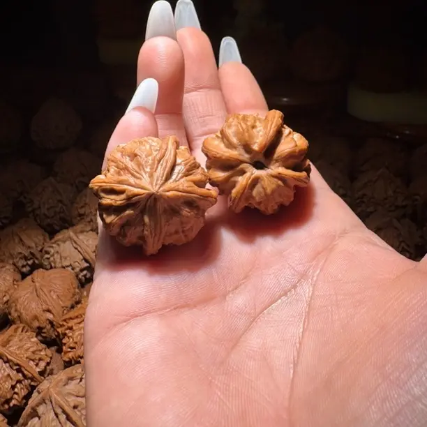 文玩核桃京都四棱手捻手把件