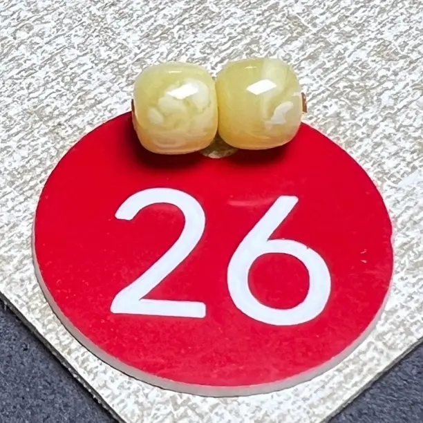 天然原矿蜜蜡浓白老型对珠 尺寸9.2mm