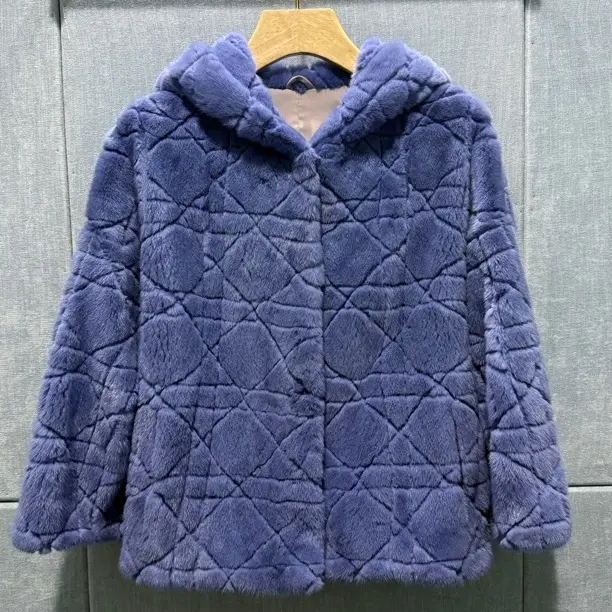 新款水貂连帽长袖短外套