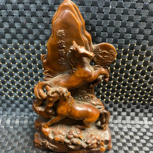 老黄杨马到成功精美雕刻