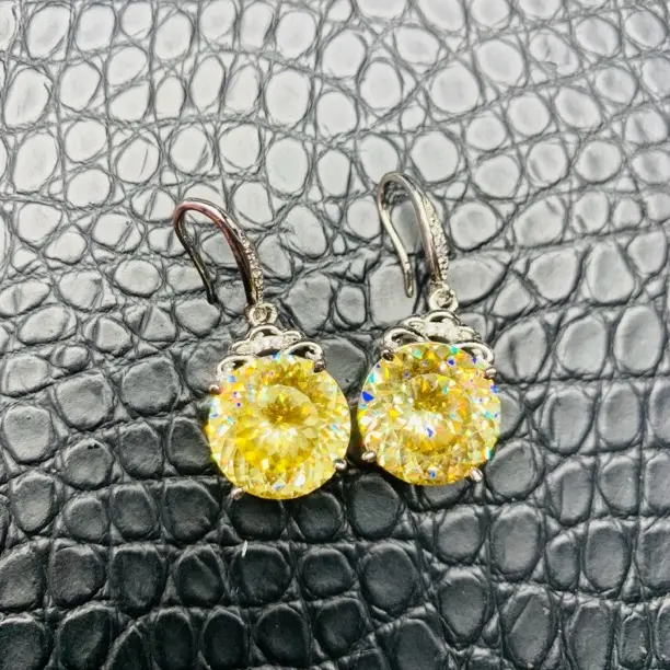 铜合金合成锆石耳饰 时尚女精致百搭轻奢高级感黄色冰花切耳环9