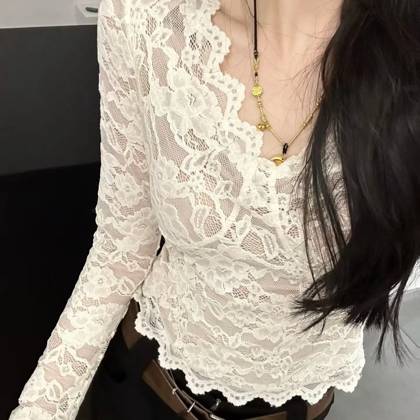 胸小拍这个！！V领加绒磨毛长袖蕾丝衫女秋冬新款修身显瘦百搭