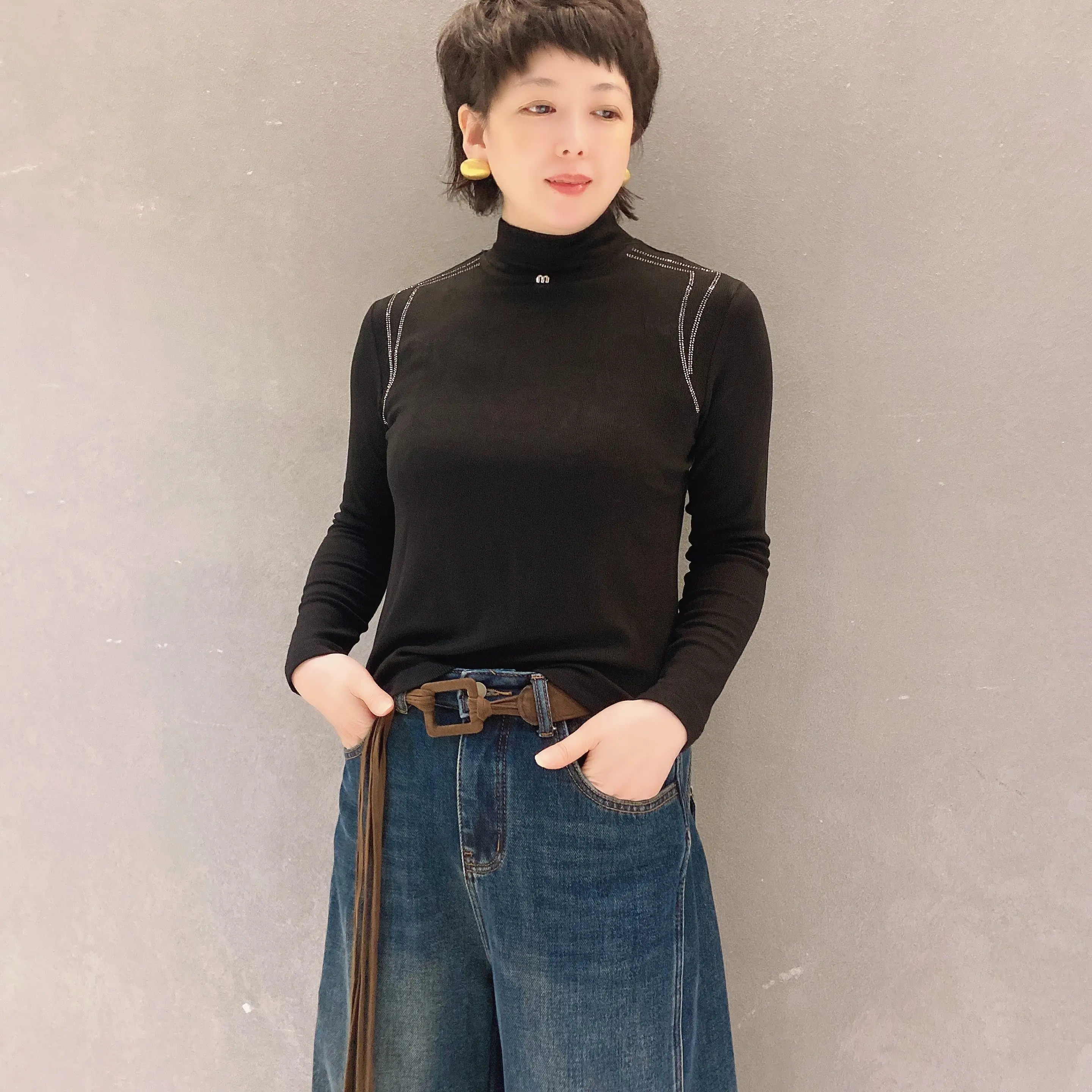 金姐推荐新款时尚显瘦镶钻半高领磨毛保暖针织打底衫9956