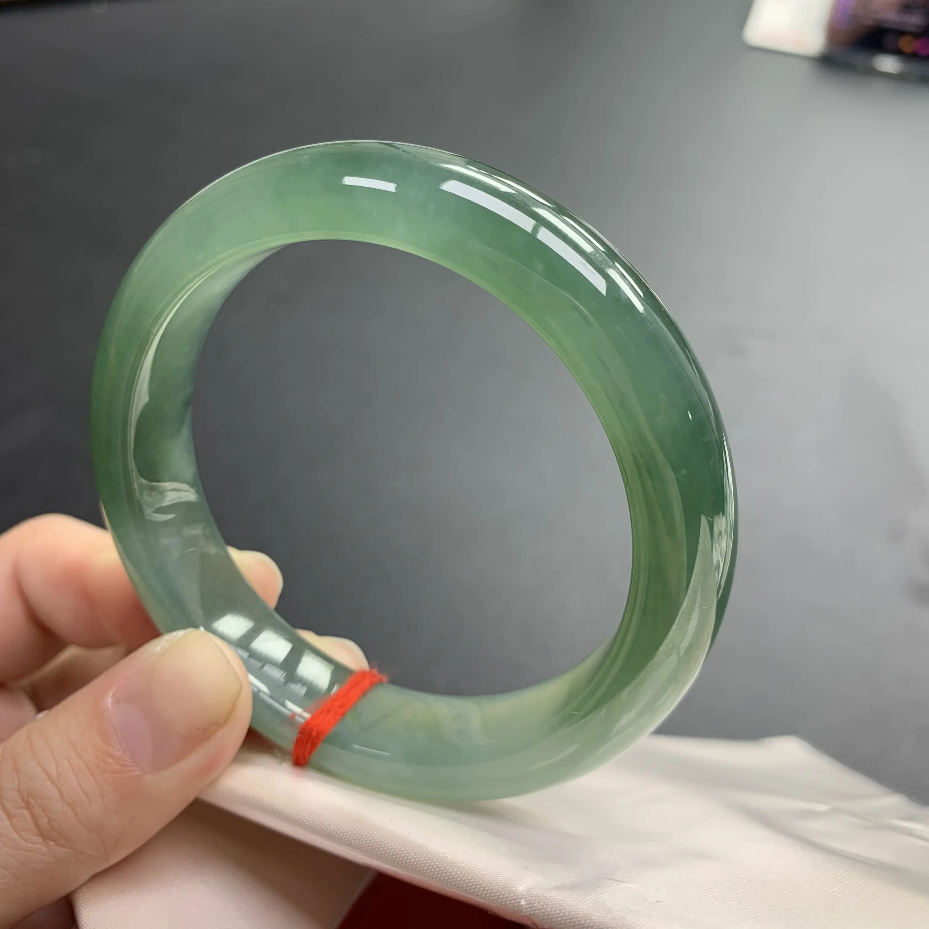 58正圈 完美冰油绿 天然翡翠手镯