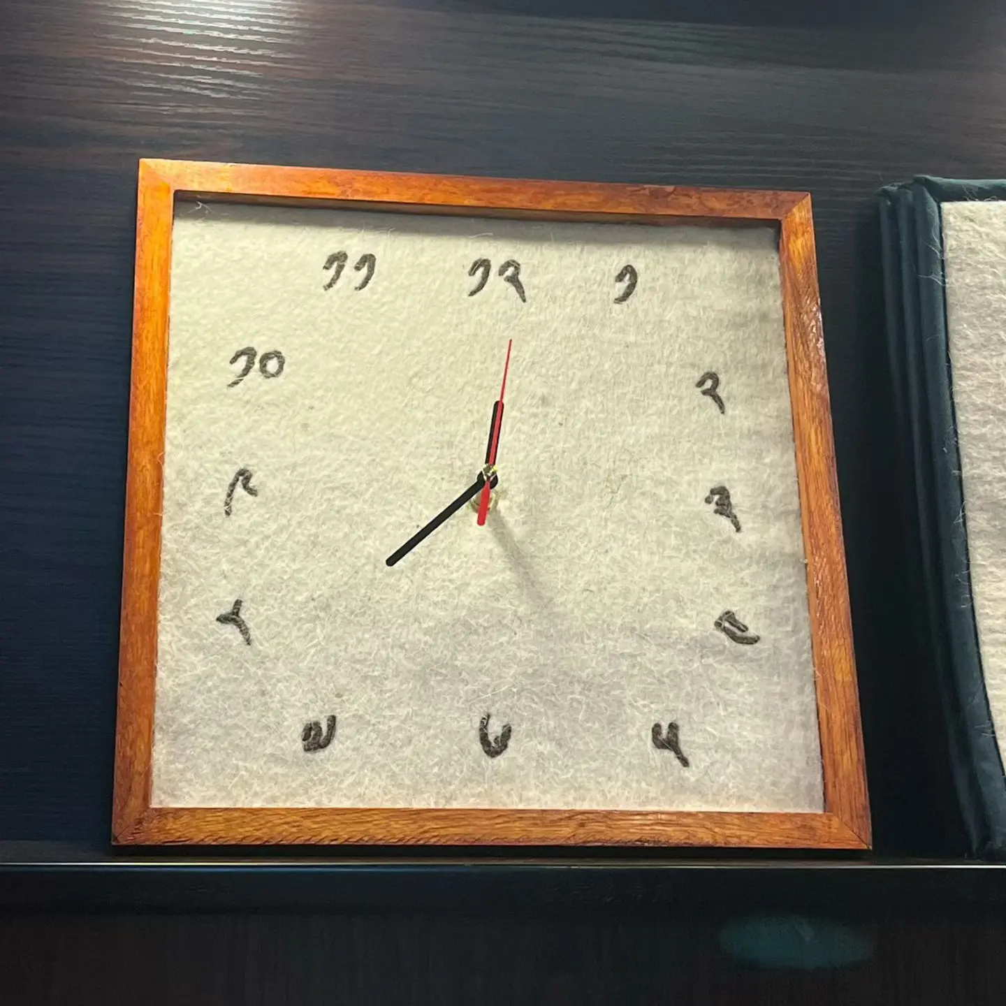 简约风格适合客厅卧室装饰