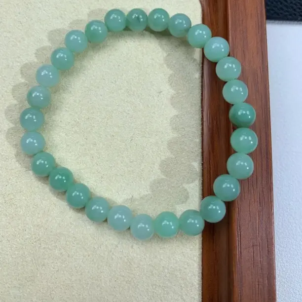 天然缅甸翡翠A货冰绿圆珠手串时尚百搭女士适用6.3mm