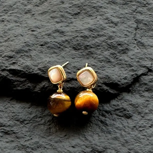 铜合金树脂耳饰 珍珠耳饰 美拉德复古气质通勤小众秋冬高级感耳钉