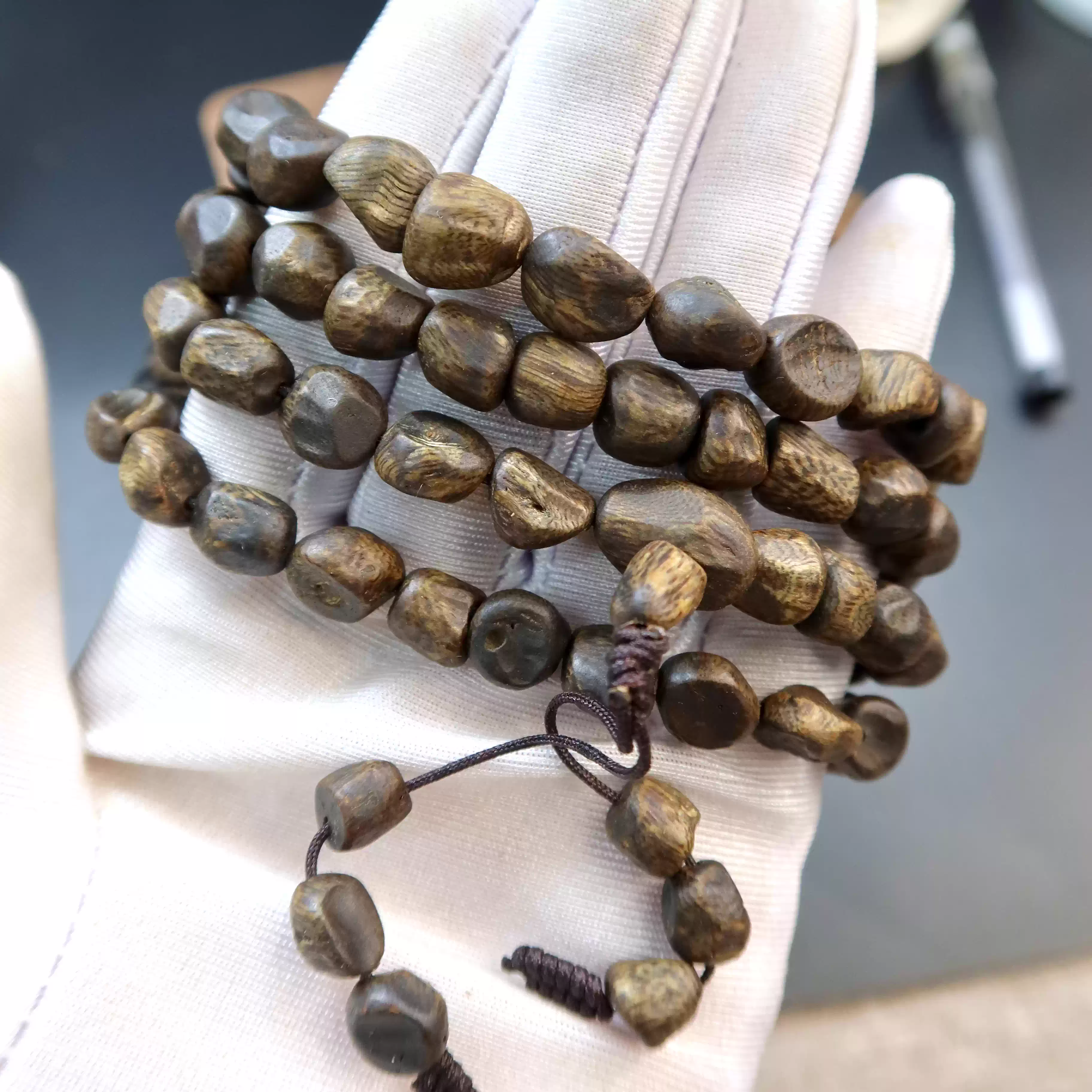 沉香【19】沉香手串8mm随形珠多圈海南莺歌绿奇楠87颗CX250957-59