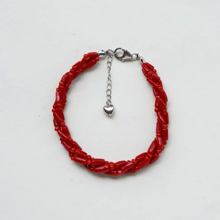 天然红珊瑚牛血色三股麻花手串多样性发其一