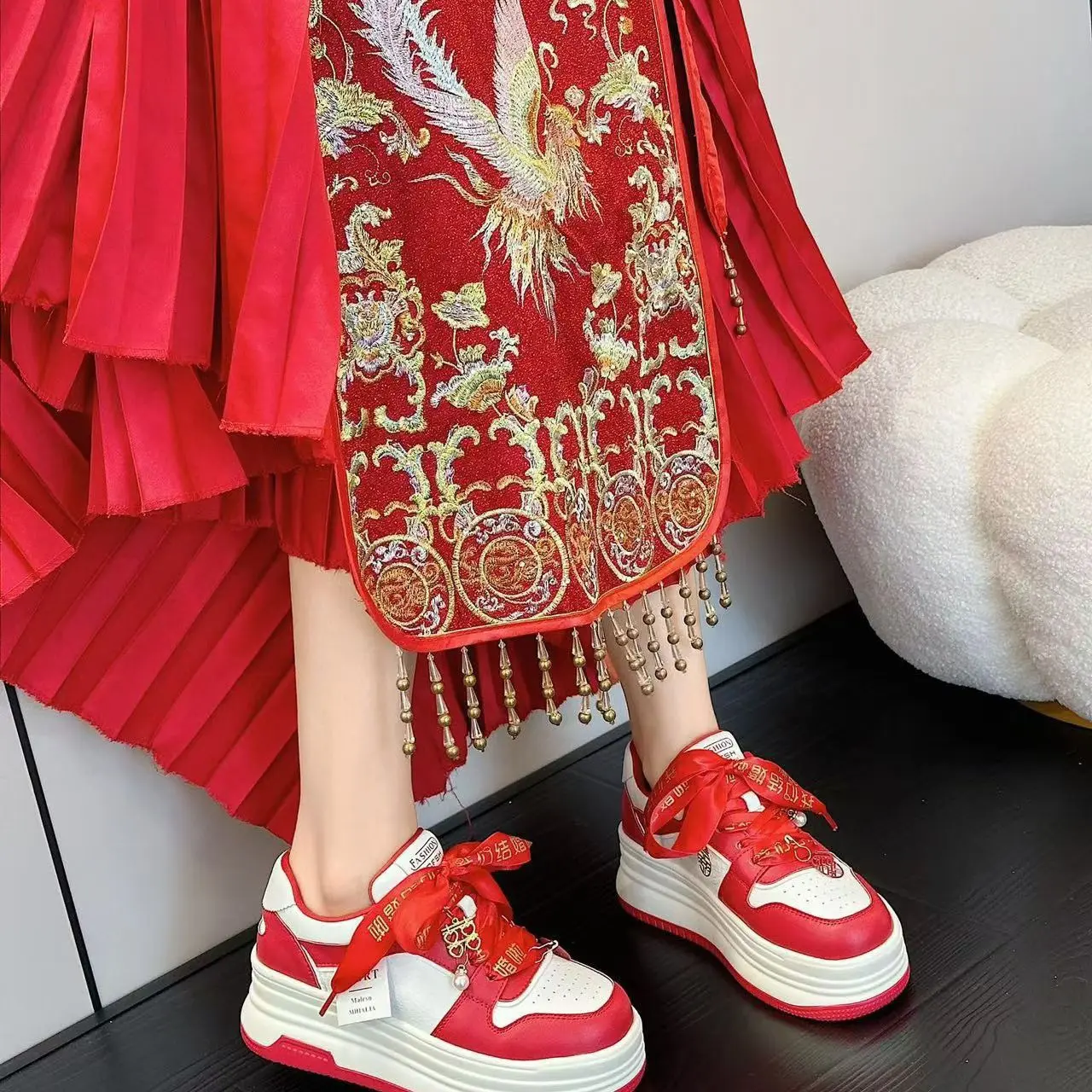 真皮厚底增高女结婚鞋新年红时尚百搭单鞋复古潮鞋休闲红色板鞋