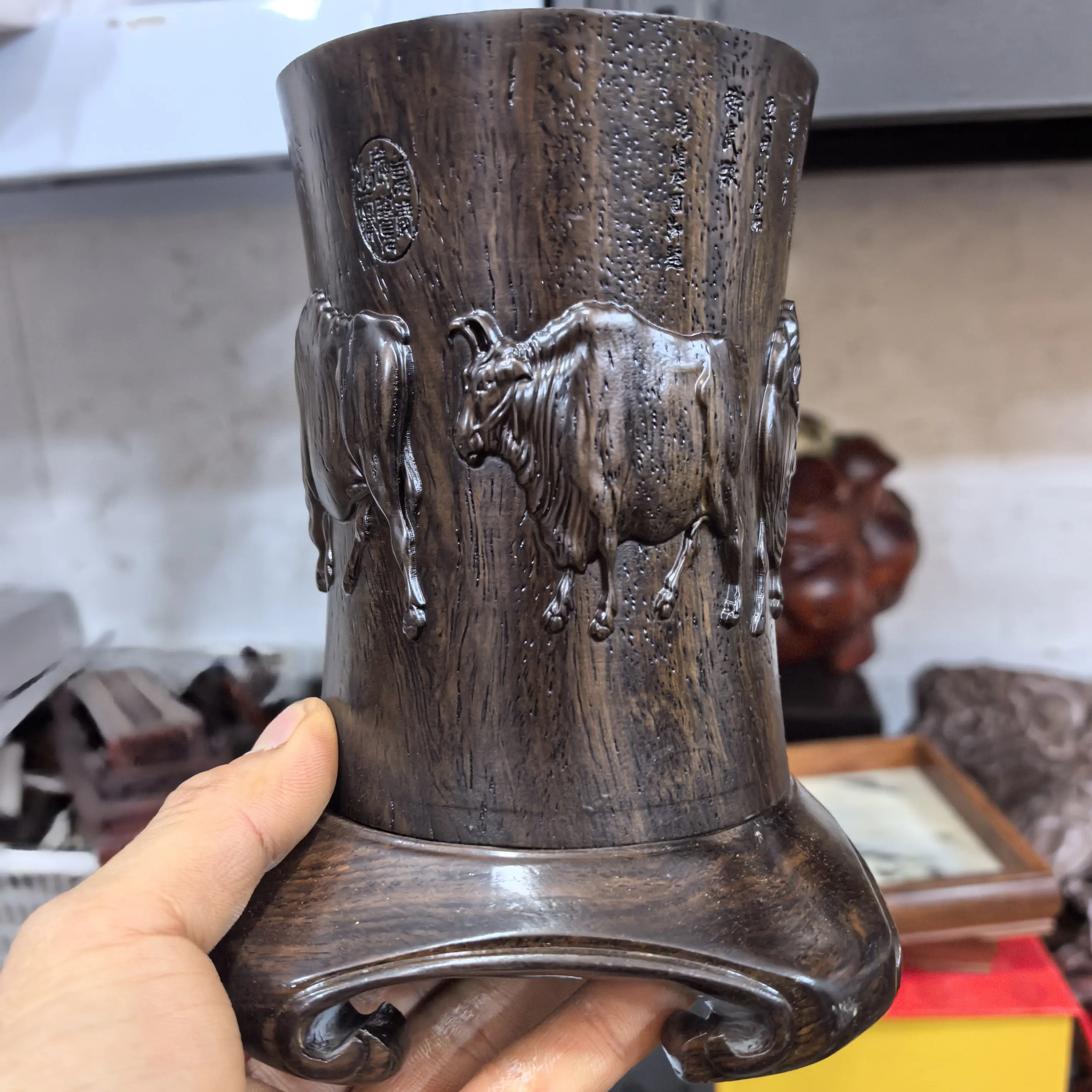 黑檀木雕刻复古五牛笔筒带底座一套中式文房用品书房装饰