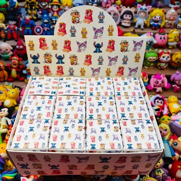 12个装精美礼盒包装公仔惊喜盲盒潮玩可爱生日礼物挂件