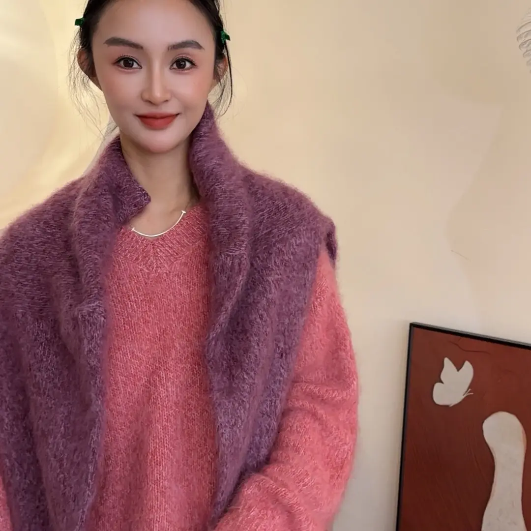 Xiao NianHu 羊毛拉毛大V领针织衫