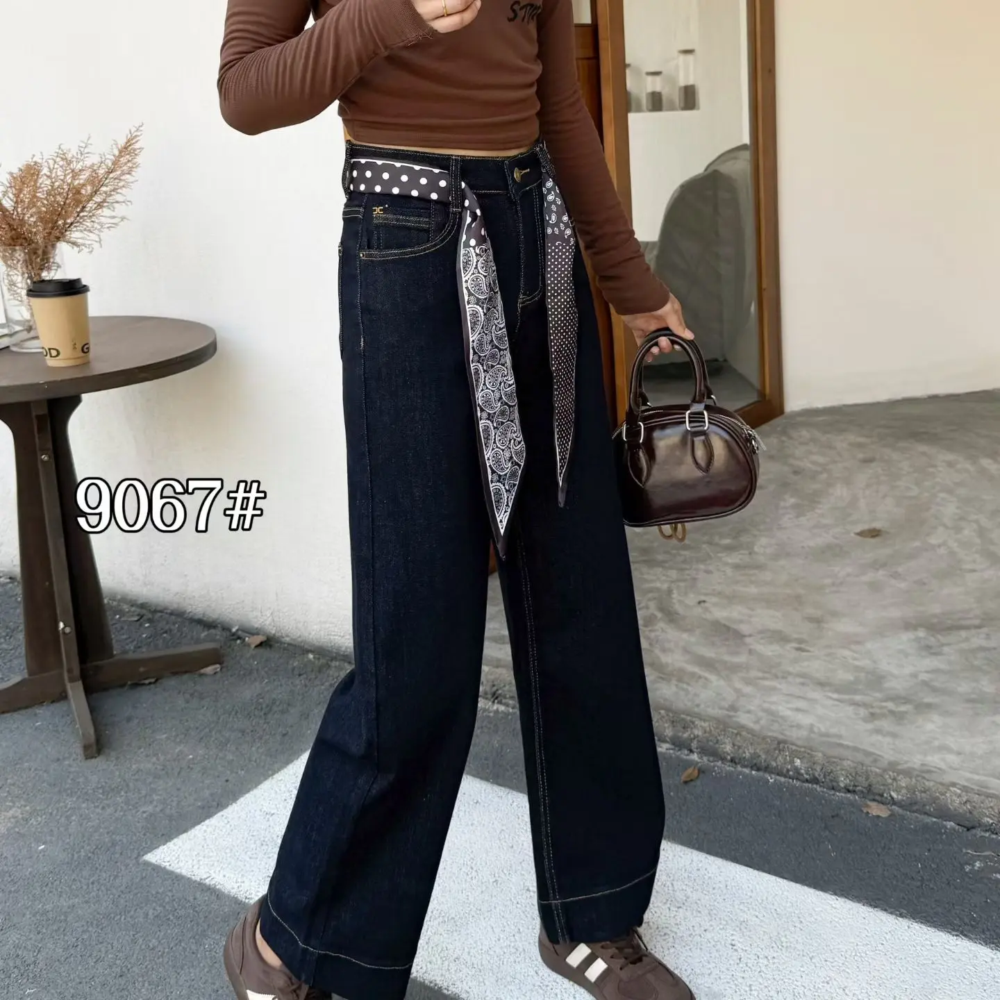 丹宁蓝窄版高腰阔腿牛仔裤女秋季新款复古显瘦休闲直筒裤