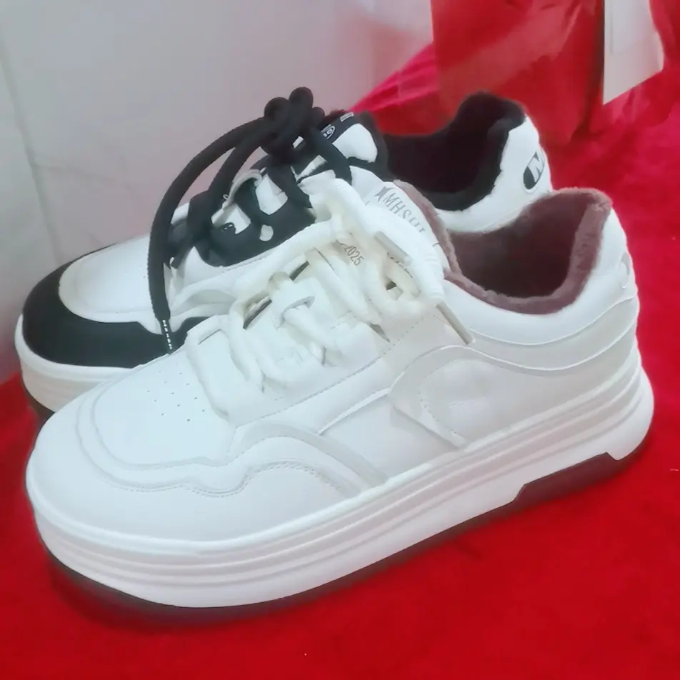 轩依淼运动板鞋女款加绒加厚真皮厚底轻便百搭休闲板鞋冬季保暖