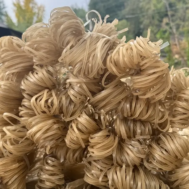 正宗农村纯手工红薯粉条可用于酸辣粉麻辣烫火锅炖菜食材