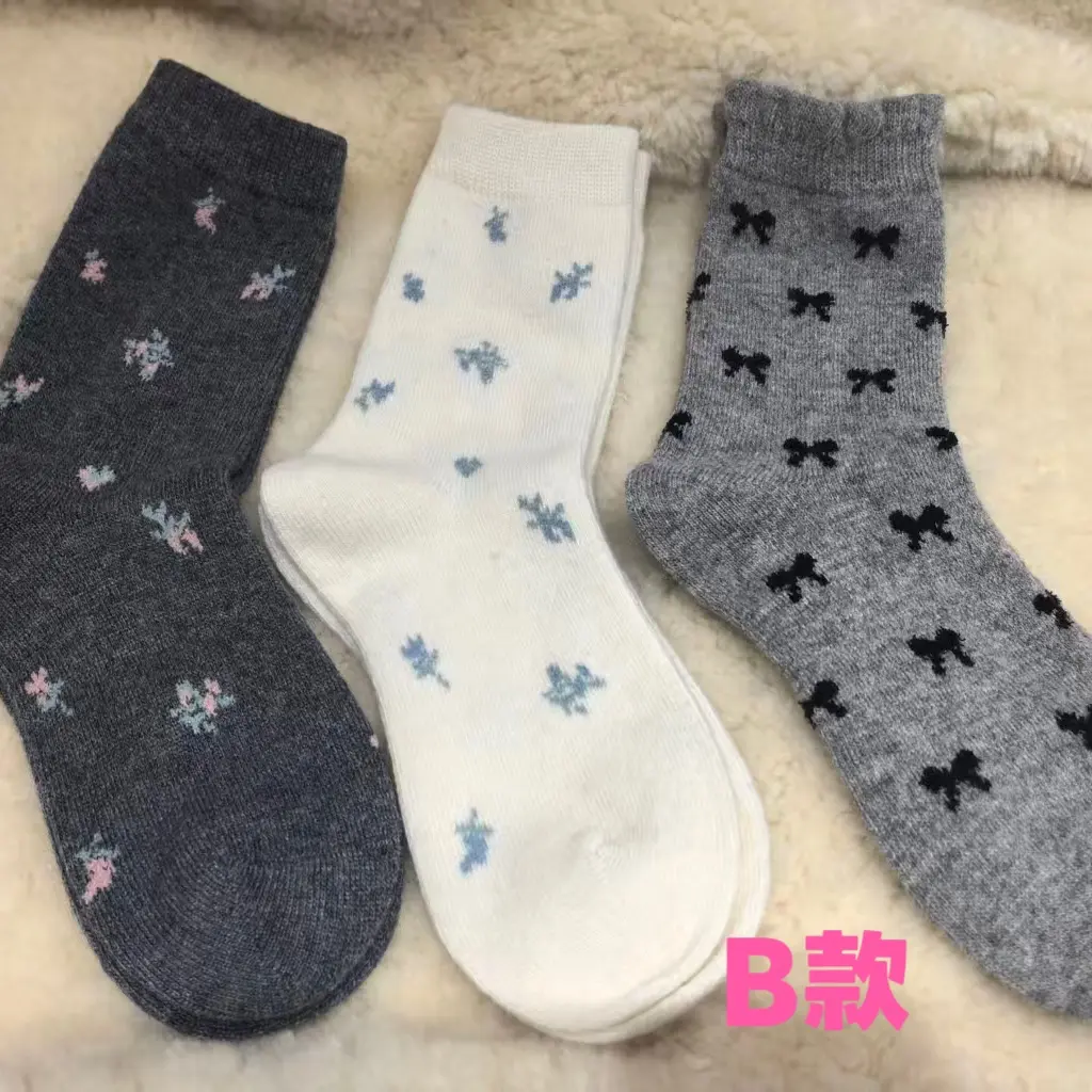 女袜秋冬纯棉中筒袜防臭可爱卡通加绒加厚保暖日系百搭堆堆袜