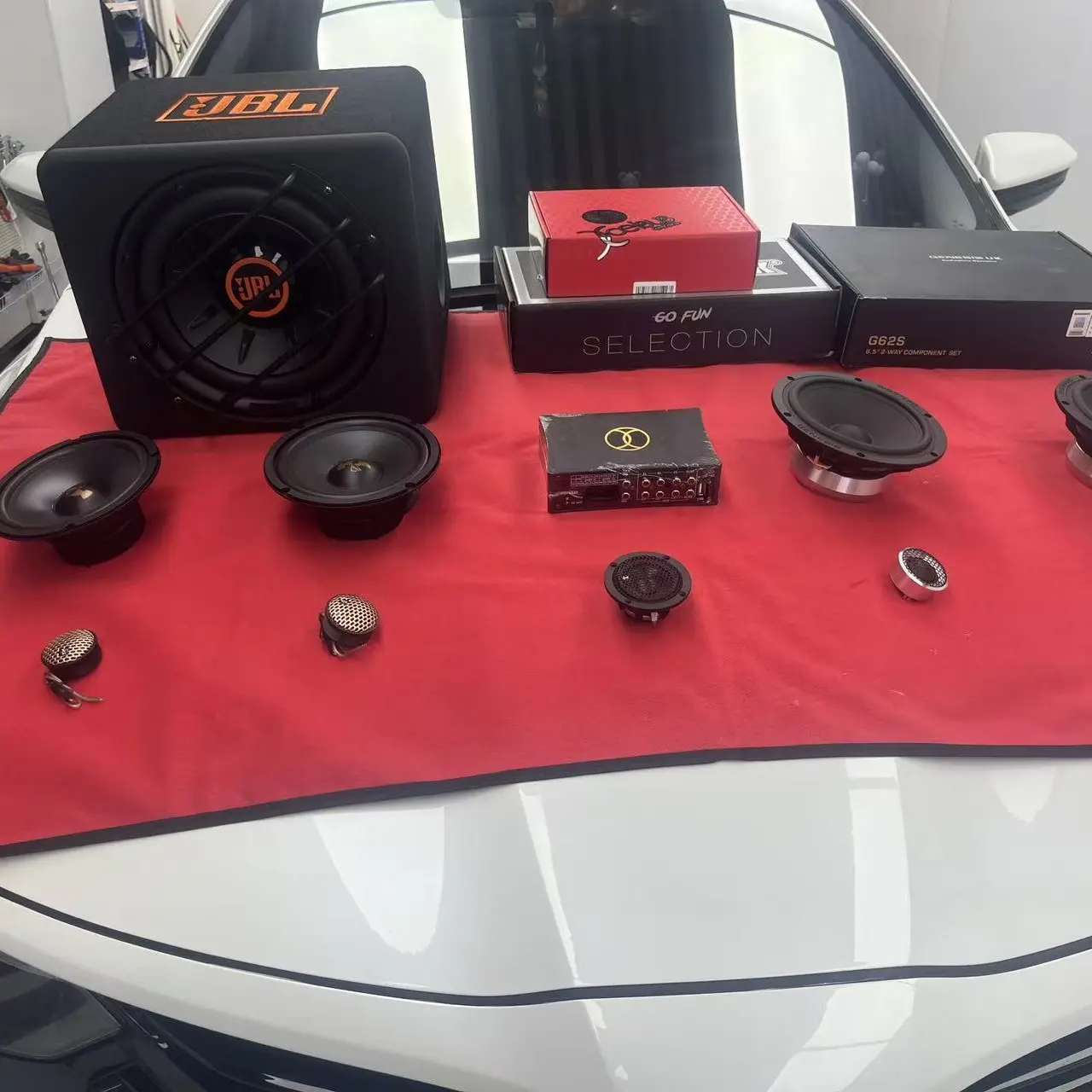 汽车音响升级套餐 主声场创世纪分体喇叭，中置后环绕超低音满贯