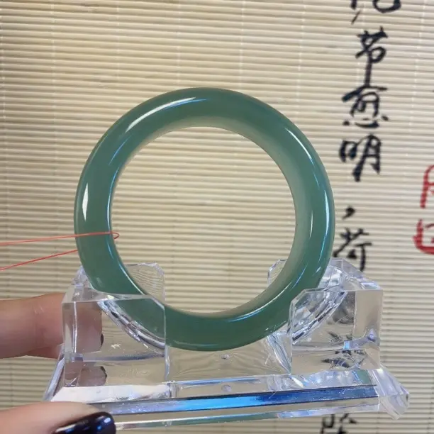 天然东陵玉扁条晴水高冰青白湖水绿适合夏季佩戴