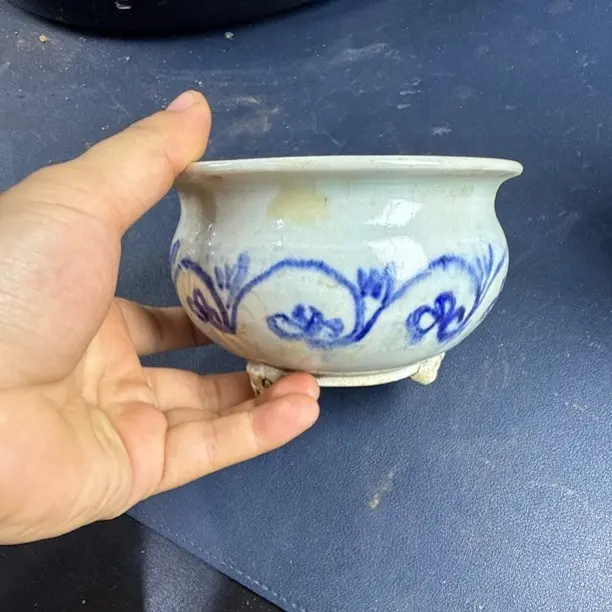 漂亮的小瓷罐素色
