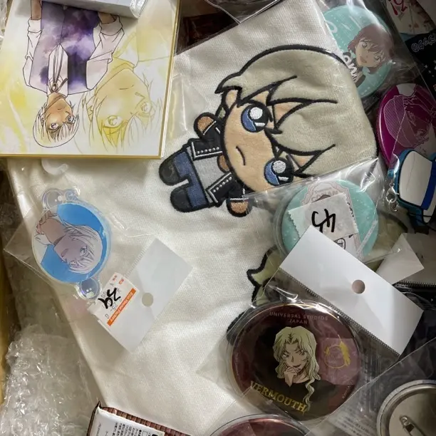 动漫周边、毛绒中古