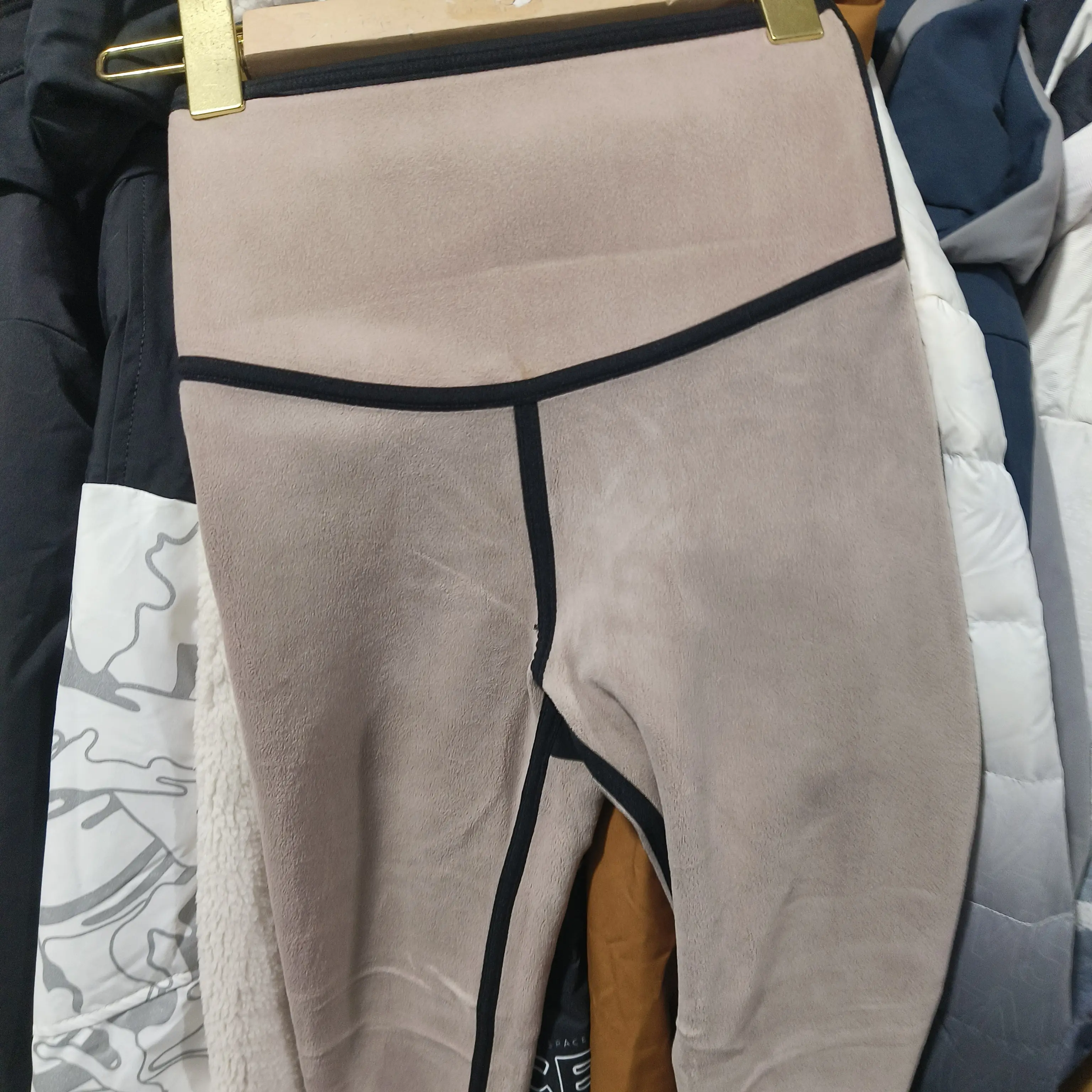 春夏薄绒高腰收腹提臀芭比防晒瑜伽鲨鱼裤女外穿打底裤