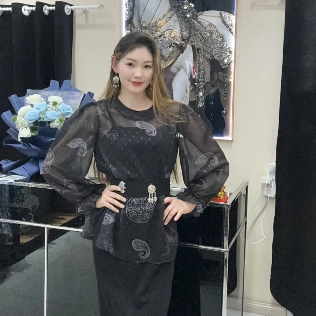 蕾丝提花长袖修身洋气百搭上衣