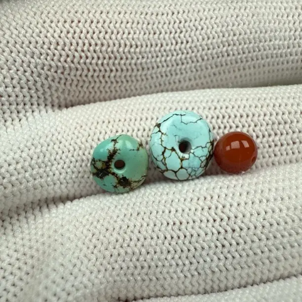 天然原矿南红圆珠