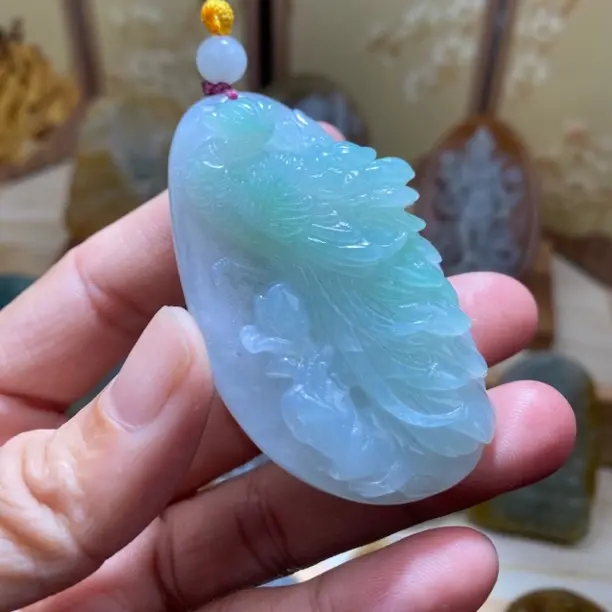 天然翡翠A货精雕糯冰飘绿花凤凰吊坠时尚大气雕刻挂坠浅绿精美