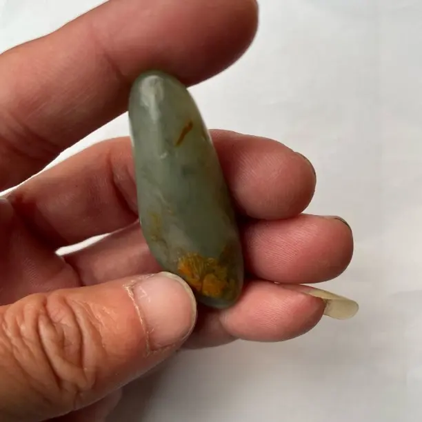 天然和田玉小籽撒金皮挂件