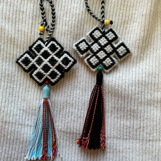 手工编织藏式毛线几何图案随身钥匙挂件车载挂饰