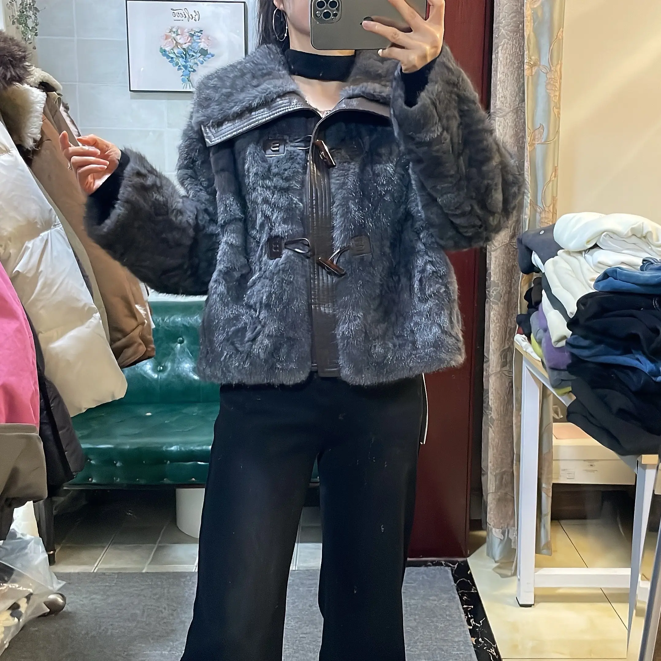 蕊蕊家牛角扣大翻领环保毛毛外套