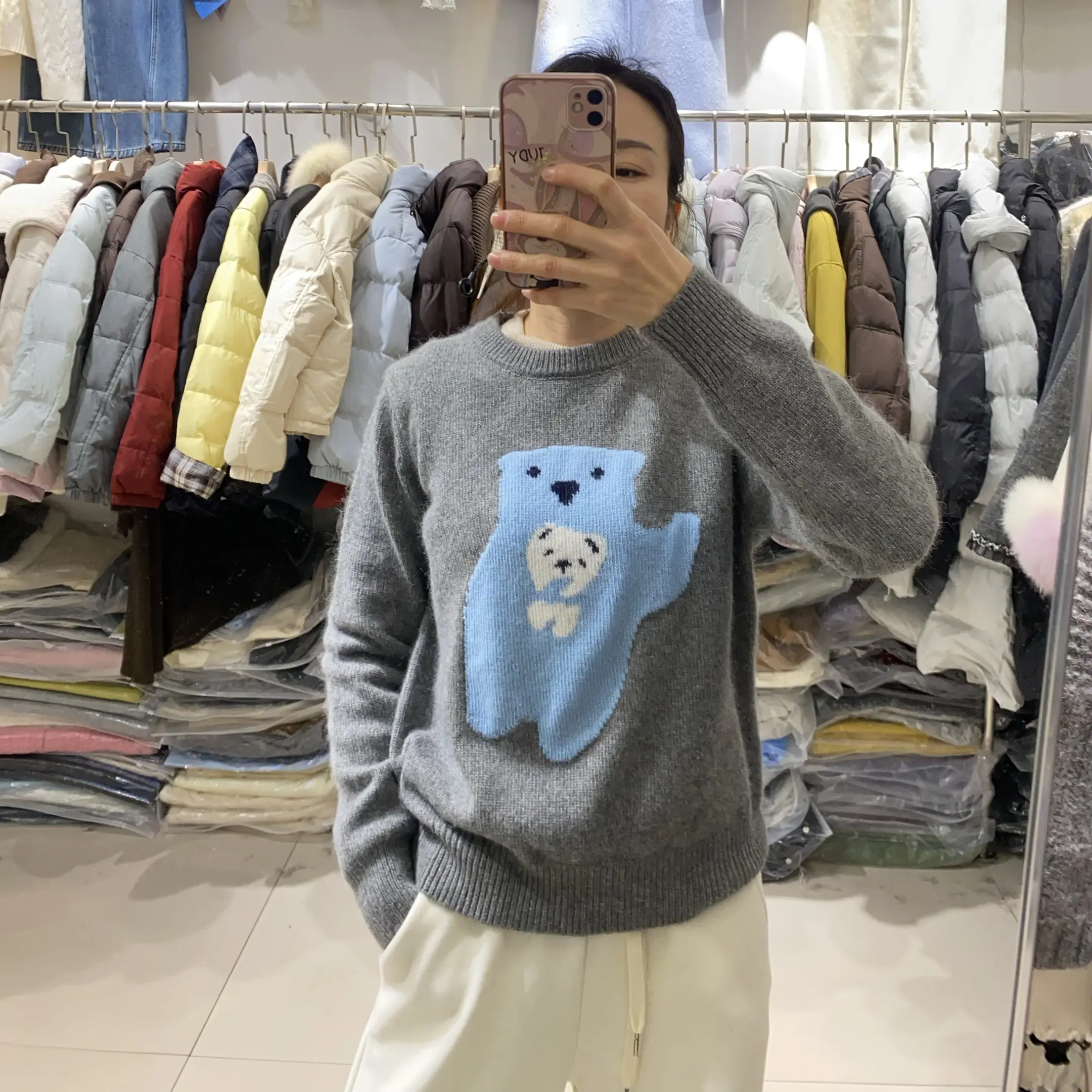 灰色卡通刺绣圆领宽松慵懒风秋冬新款针织衫女内搭毛衣