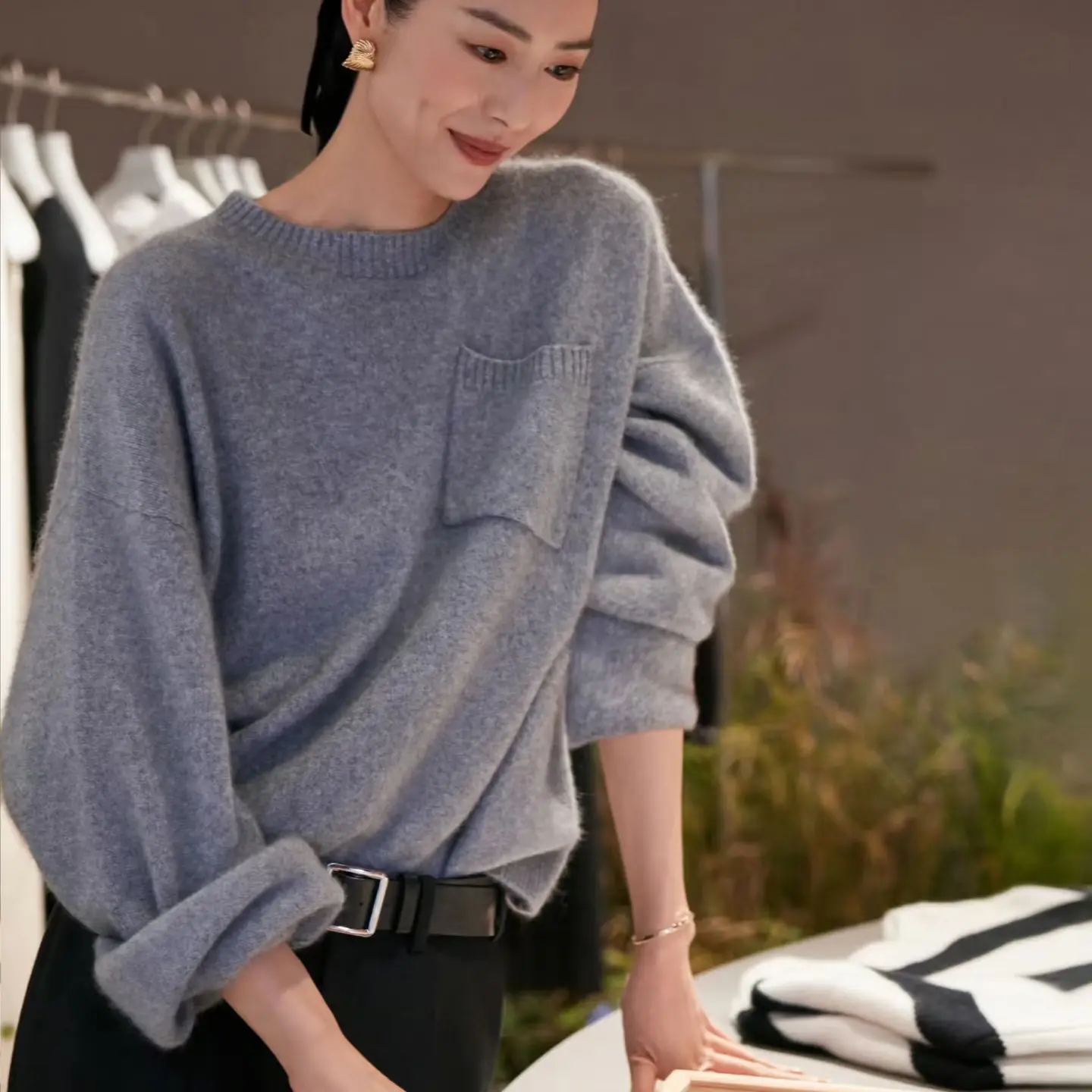 秋冬新款宽松圆领纯羊毛针织衫女内搭外穿