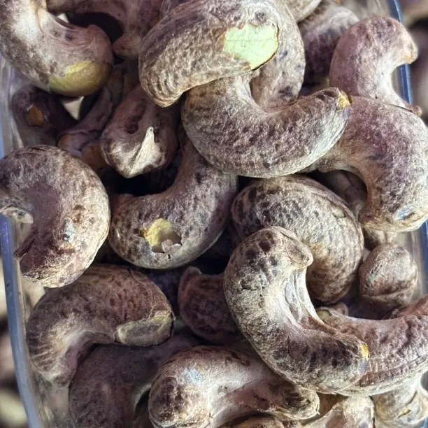 新货大颗粒带皮盐焗紫皮腰果坚果零食