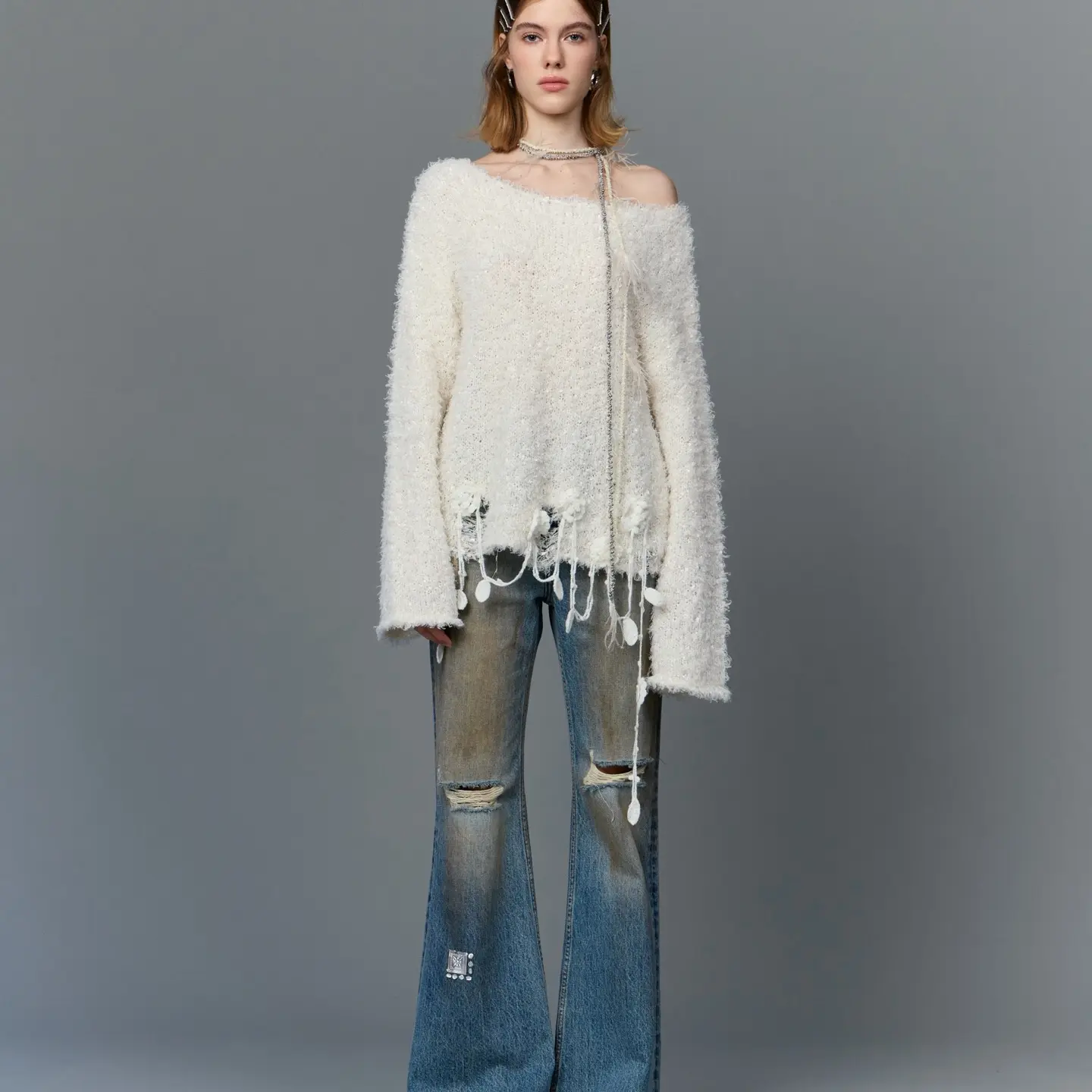 Clink Clunk慵懒风手钩花朵斜肩针织上衣