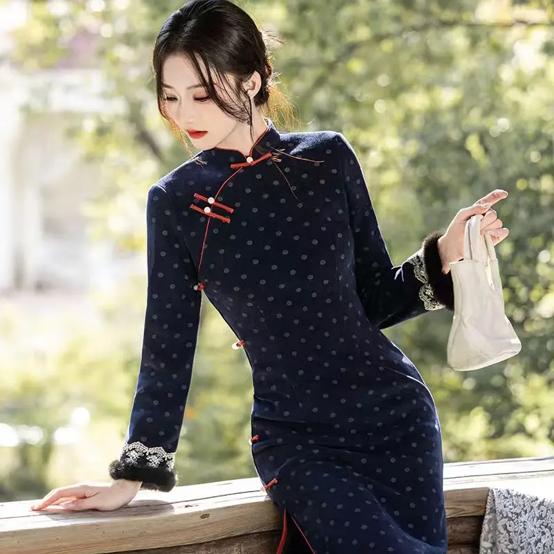 2025年新中式冬季加绒加厚蓝色改良旗袍女装显瘦显白日常可穿复古