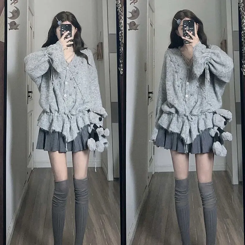 秋冬季韩系慵懒风钩花V领针织毛衣配吊带连衣裙女装时尚穿搭整套