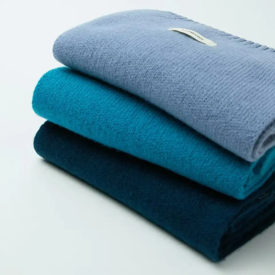 AC马海毛时尚彩虹条纹女冬季氛围感保暖围巾